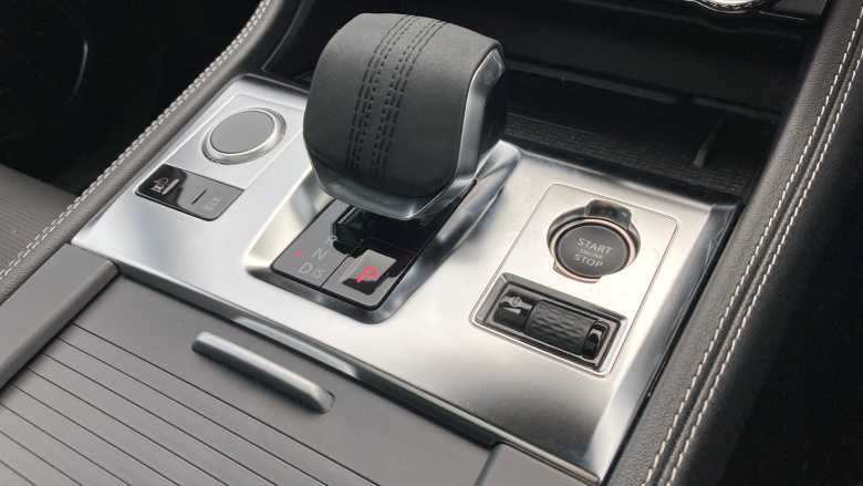 Jaguar F-Pace 2.0 D200 R-Dynamic HSE Black 5dr Auto AWD Diesel Estate